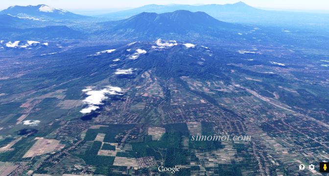 Foto satelit Gunung Kelud dari Google Earth Jumat 14 Februari 2014